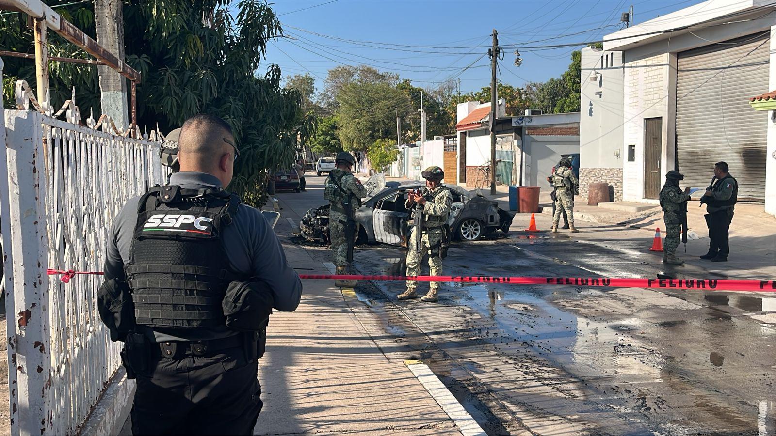 $!Vandalizan y balean una vivienda; además incendian un vehículo en El Palmito, en Culiacán