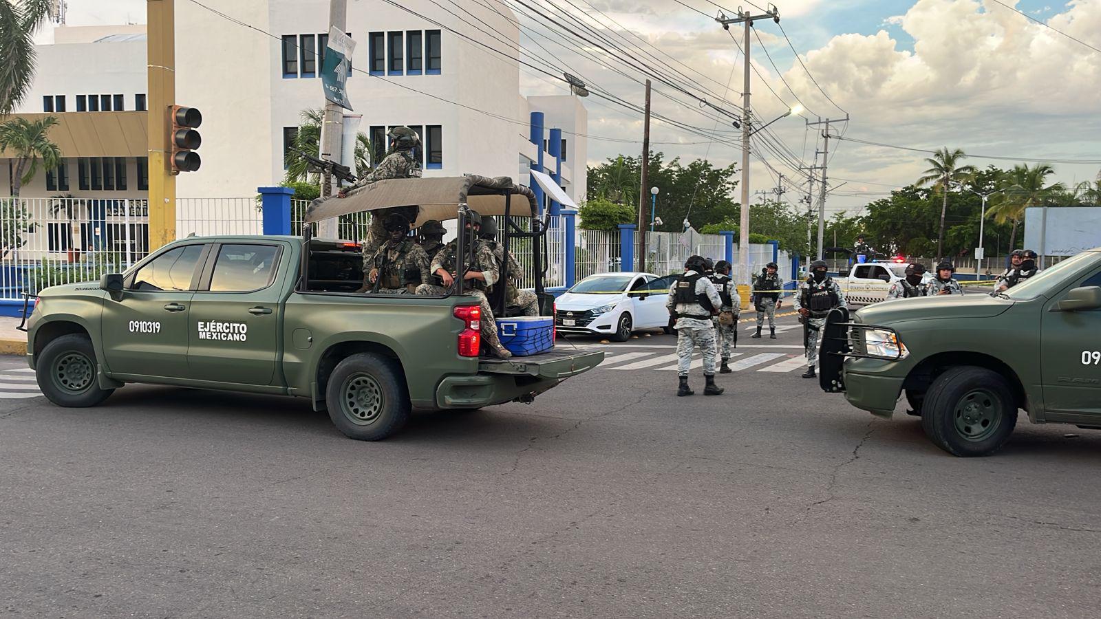 $!Emprenden persecución a balazos y detienen a un civil que recién había robado un vehículo en Culiacán