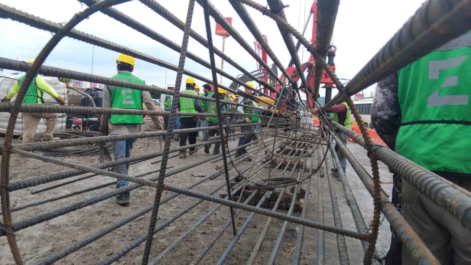 $!Obras en salida norte de Mazatlán generan caos vial y largas filas de tráfico