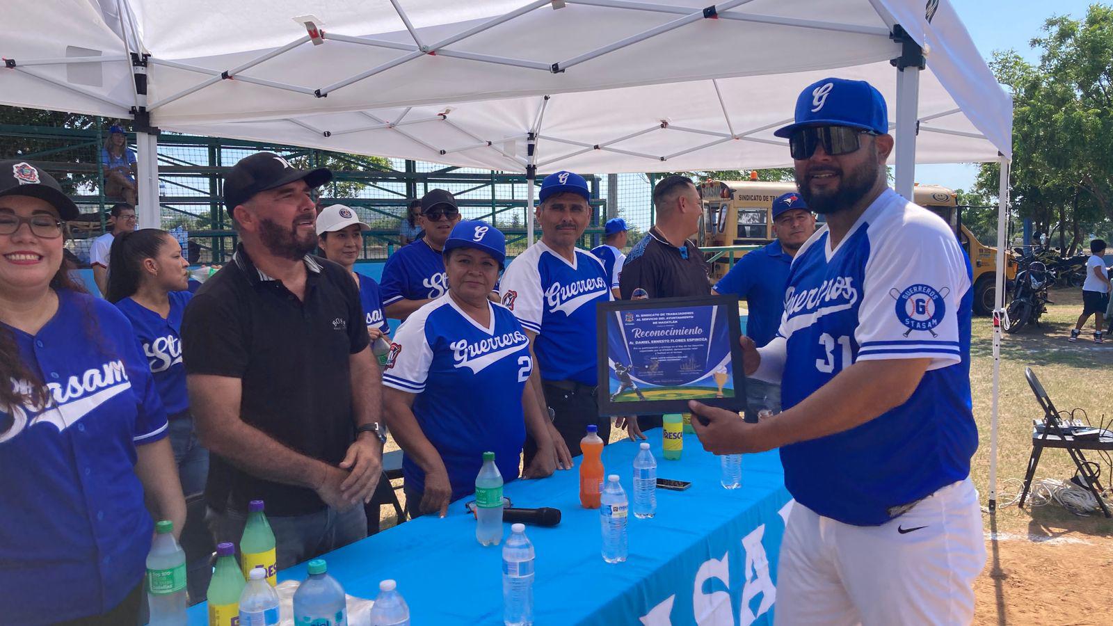 $!Reconocen a deportistas sindicalizados en Liga STASAM