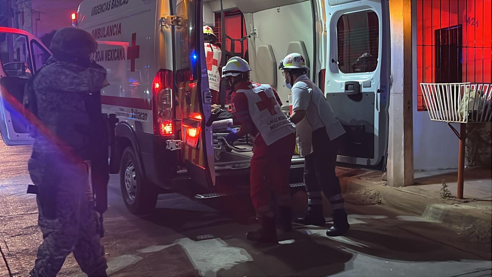 $!Atacan a balazos a un hombre en el sector Los Pinos, en Culiacán