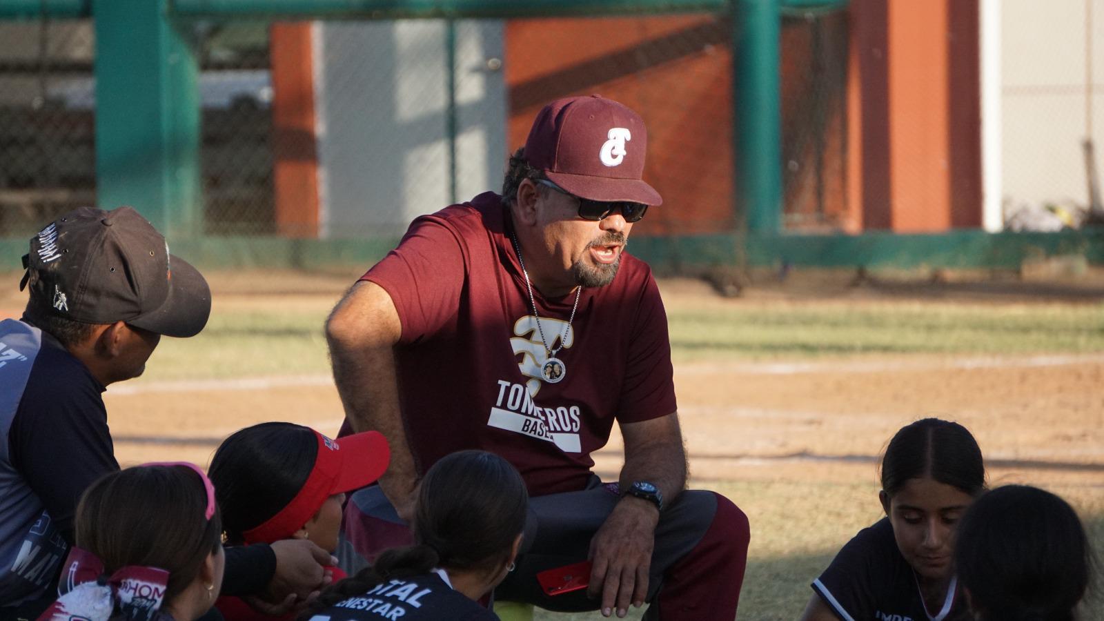 $!Sinaloa afina su softbol femenil rumbo al Macro Regional Conade