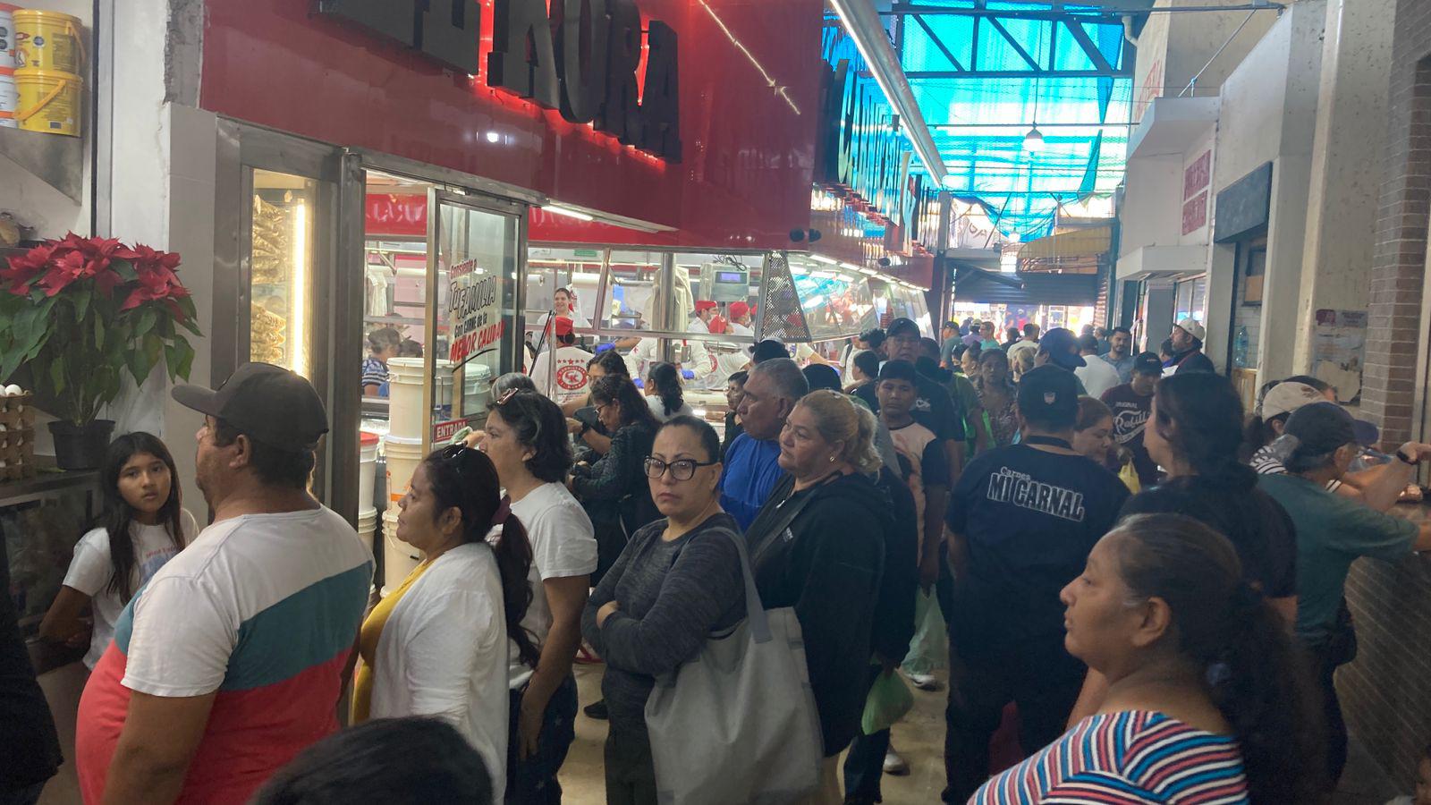 $!Mercado Miguel Hidalgo de Mazatlán goza de repunte en sus ventas por la temporada navideña