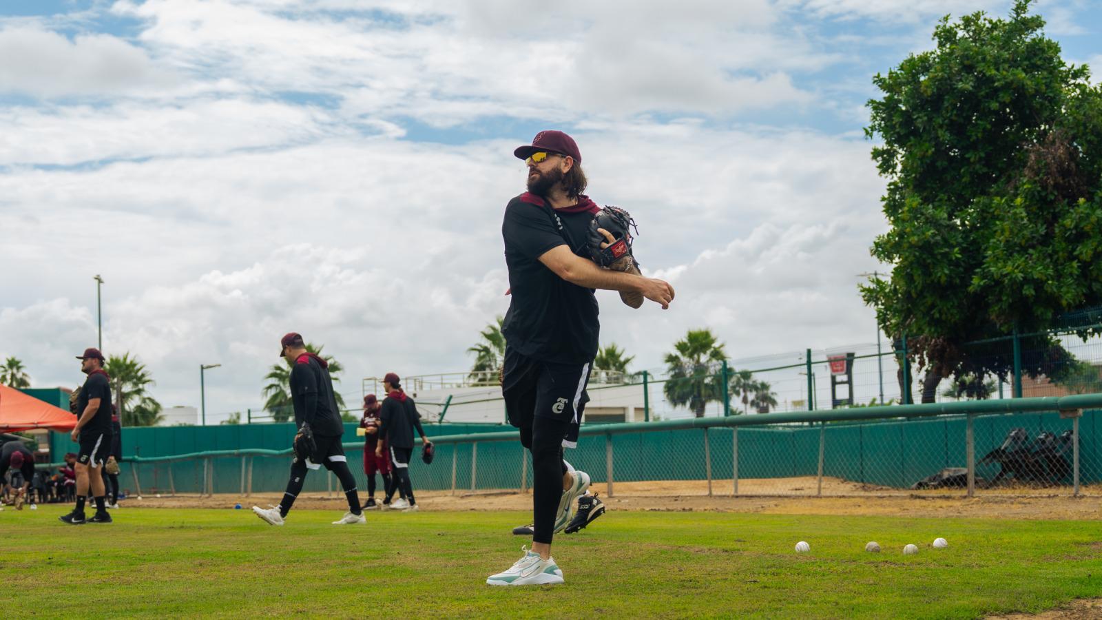 $!Rosman Verdugo y Robert Gsellman reportan con Tomateros de Culiacán