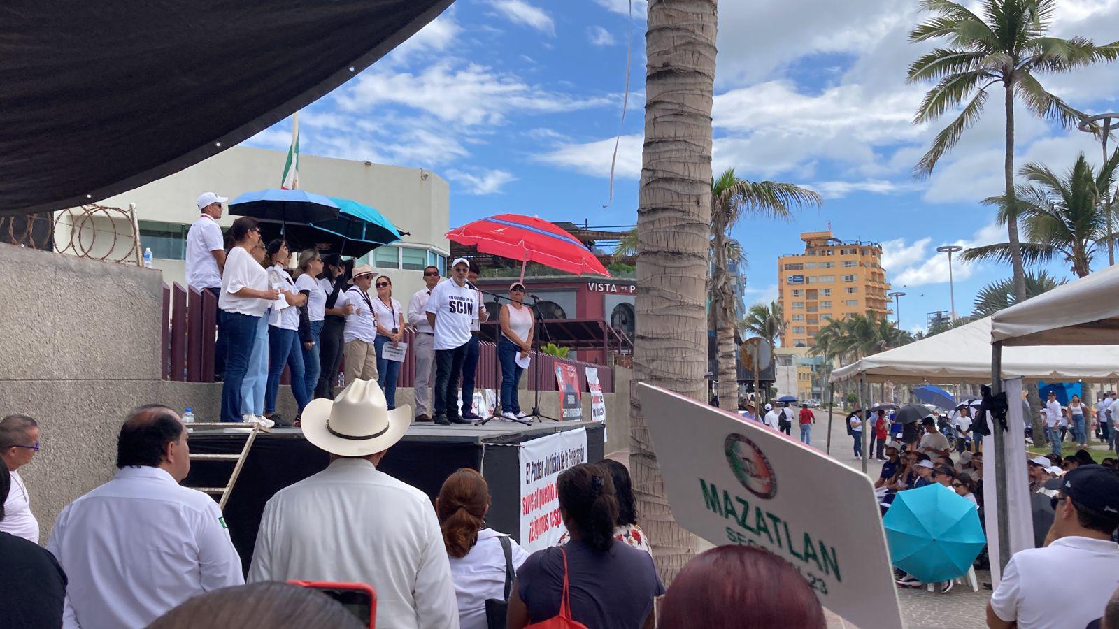 $!Apoyan Facultad de Derecho de la UAS y agrupaciones a trabajadores del PJF en paro