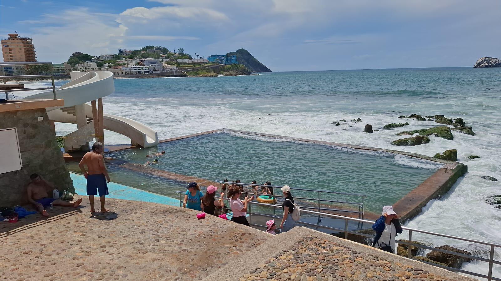 $!Turistas no abandonan Mazatlán pese a que ya finalizó la temporada vacacional