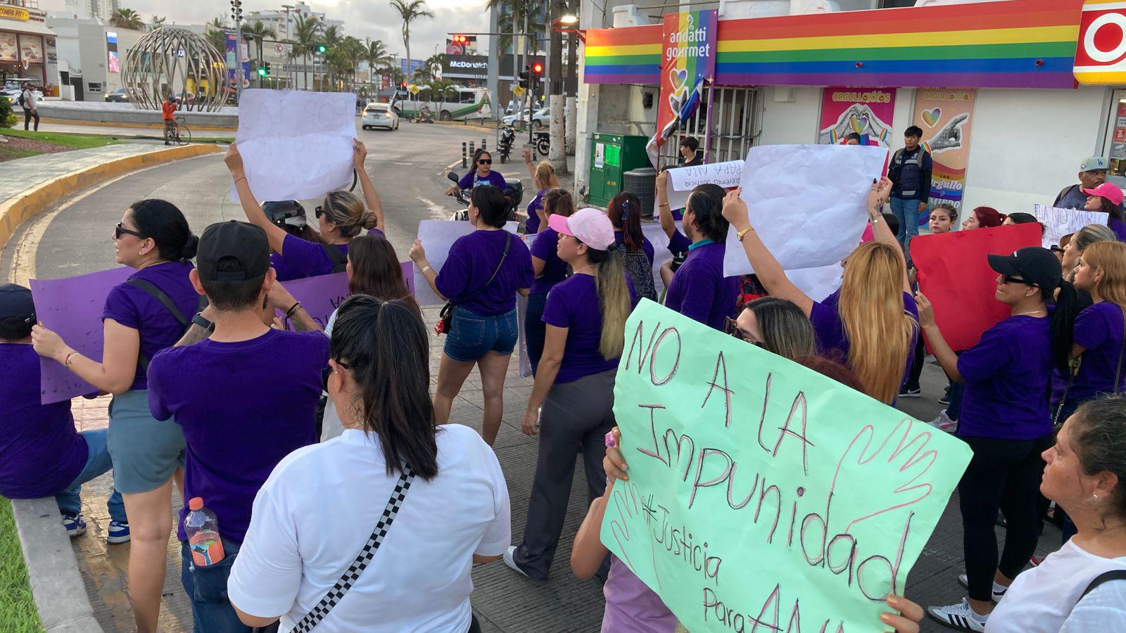 $!Exigen con manifestación justicia para Ana Beatriz víctima de feminicidio, no por accidente vial