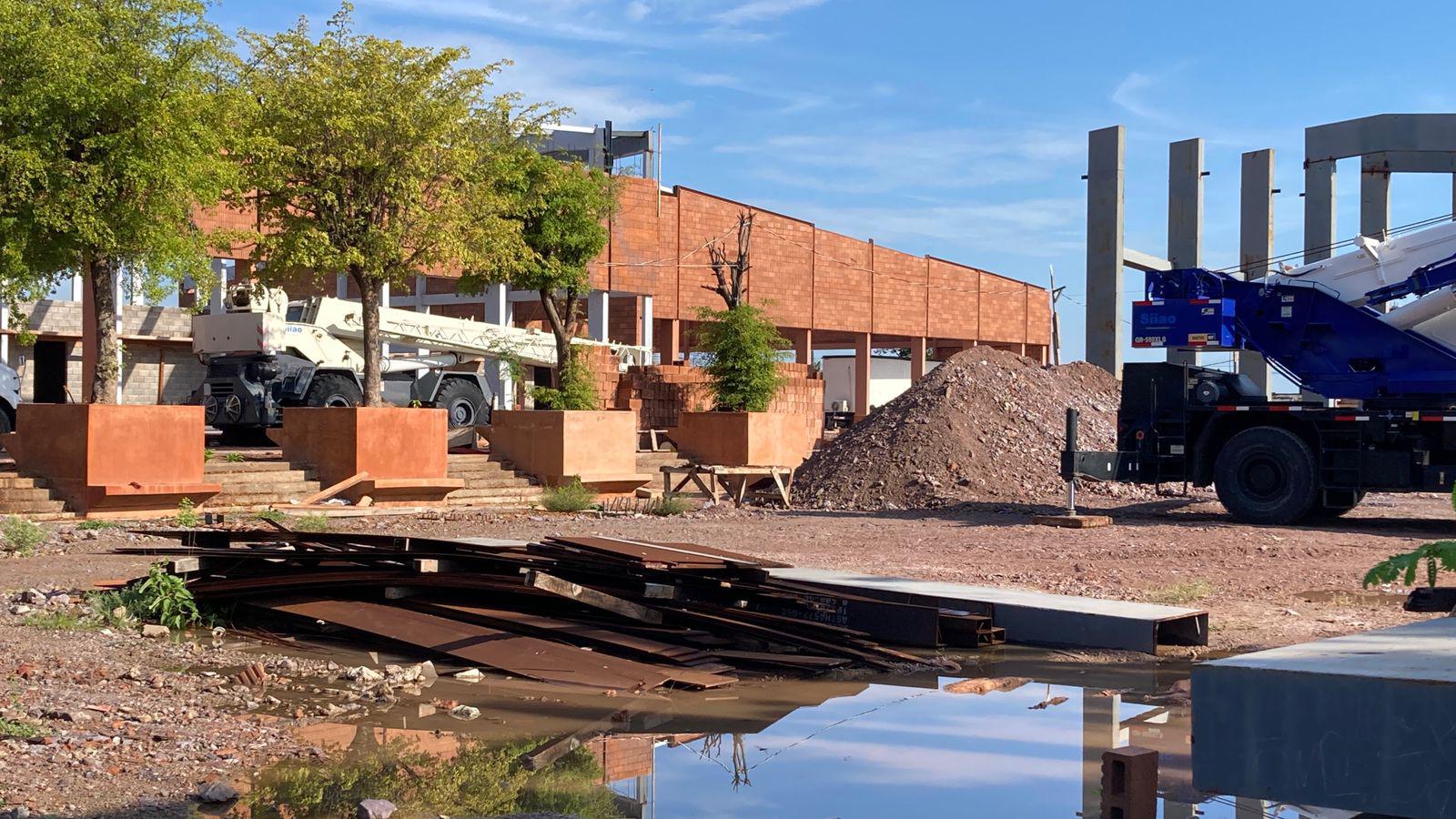 $!Gobierno de Sinaloa busca concluir el Polideportivo Marco Verde en Mazatlán tras abandono de obra