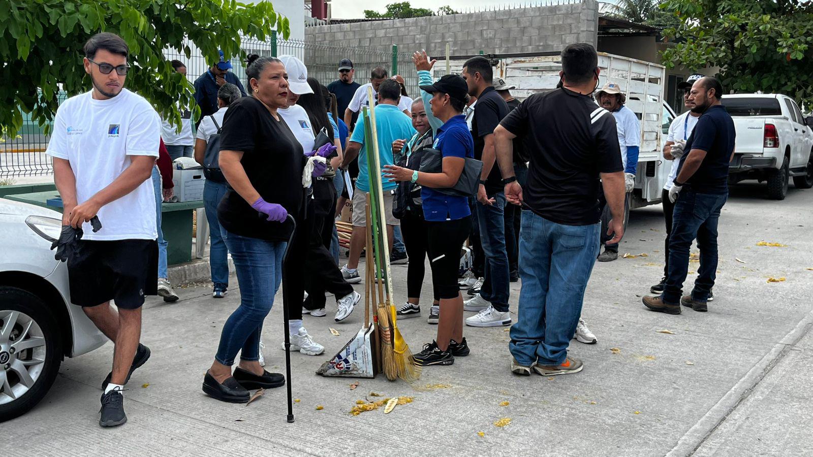 $!Mantiene Jumapam jornadas de limpieza en colonias de Mazatlán previo a la temporada de lluvia