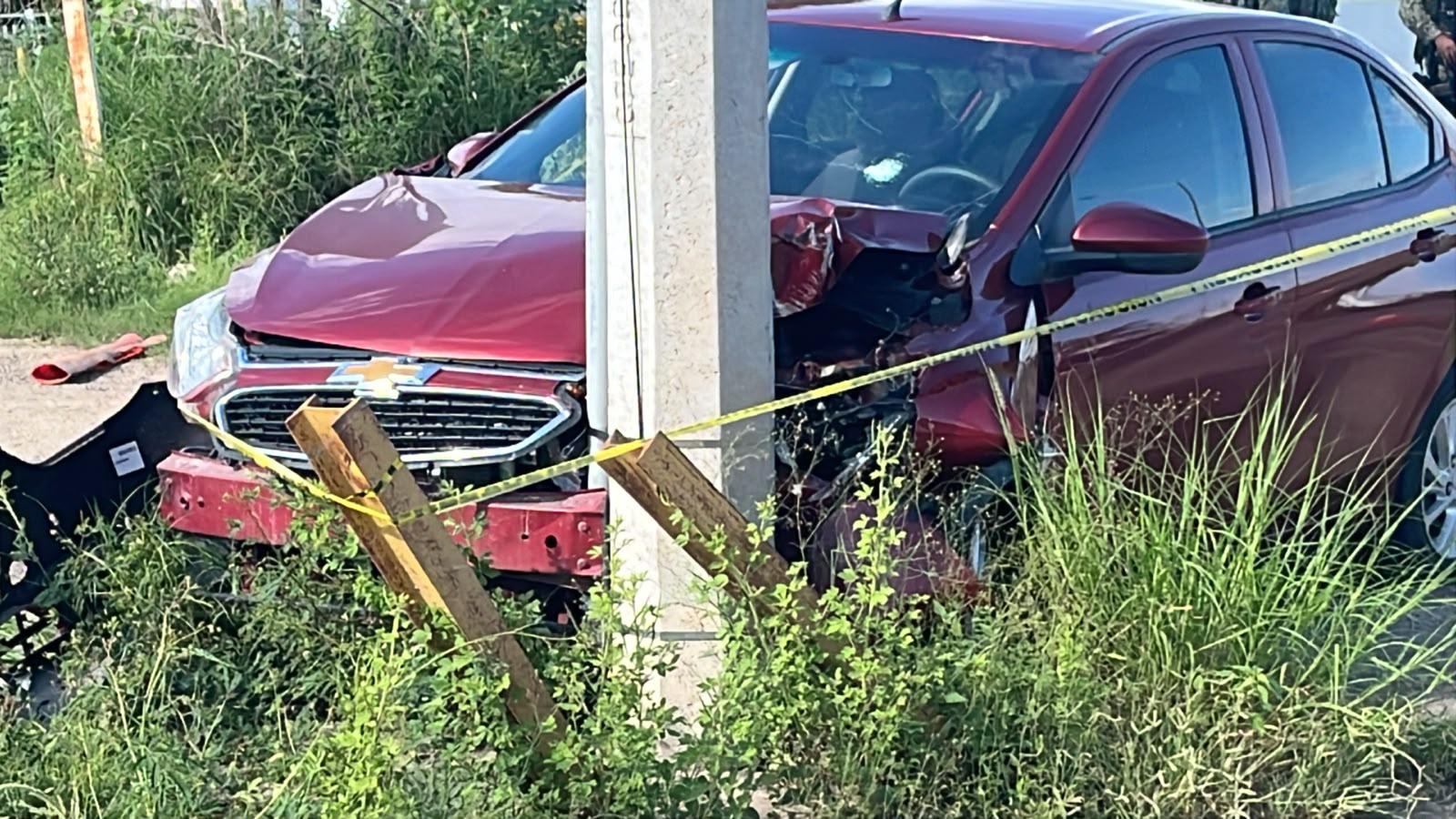 $!Persecución a tiros deja un vehículo baleado y chocado en El Barrio, en Culiacán