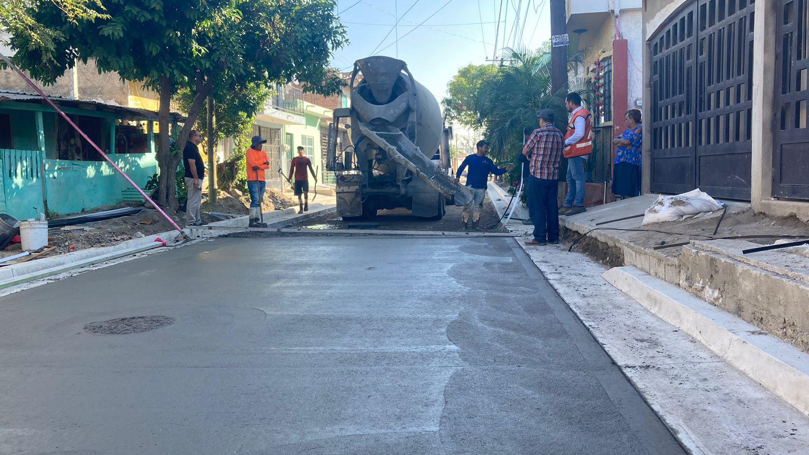 $!Invierten más de $8 millones en rehabilitar calle de la colonia Klein, en Mazatlán