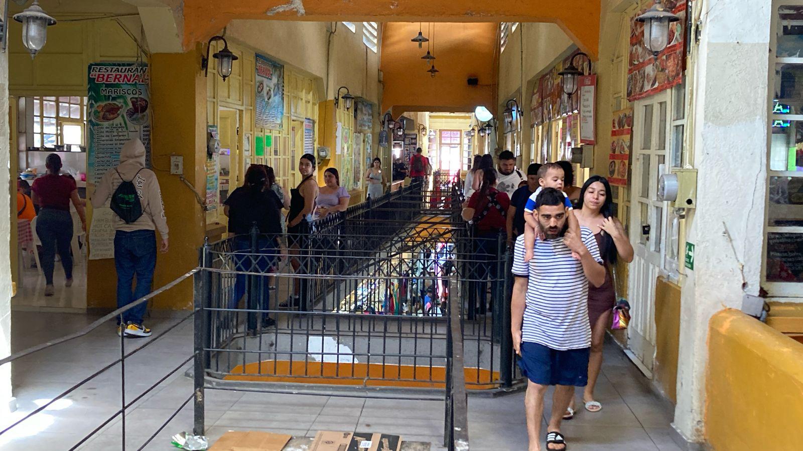 $!Esperan negocios de comida del Centro de Mazatlán un repunte de clientes con el inicio del Carnaval