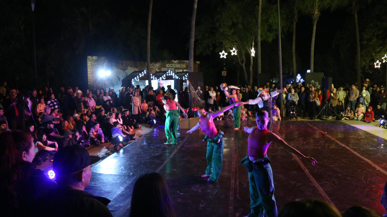 $!Bajo la dirección de Carlos Zamora, “El onírico jardín”, invitó a los asistentes a reflexionar sobre ellos mismos.