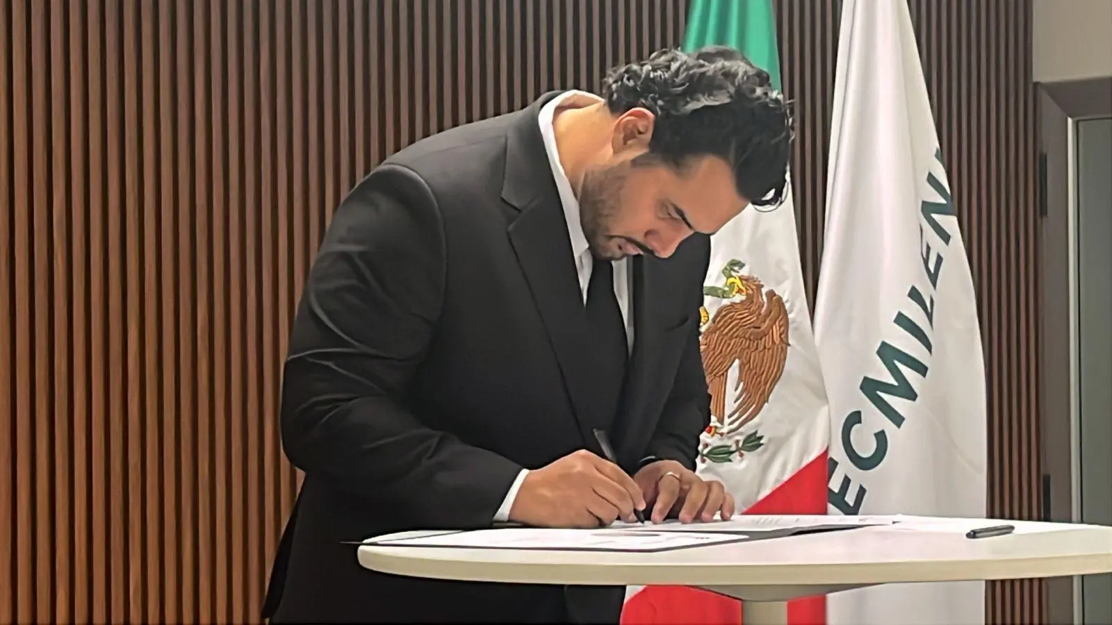 $!Celebran logro académico: Tecmilenio Culiacán reconoce a egresados con firma de títulos