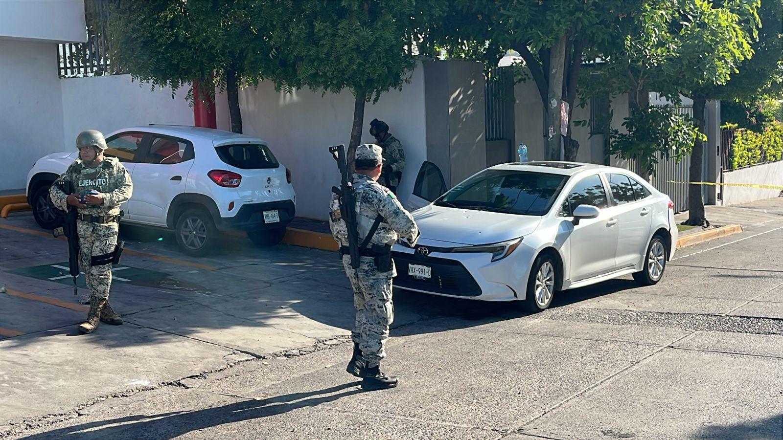 $!Enfrentamiento en Culiacán deja dos detenidos; aseguran armas, ponchallantas y vehículo