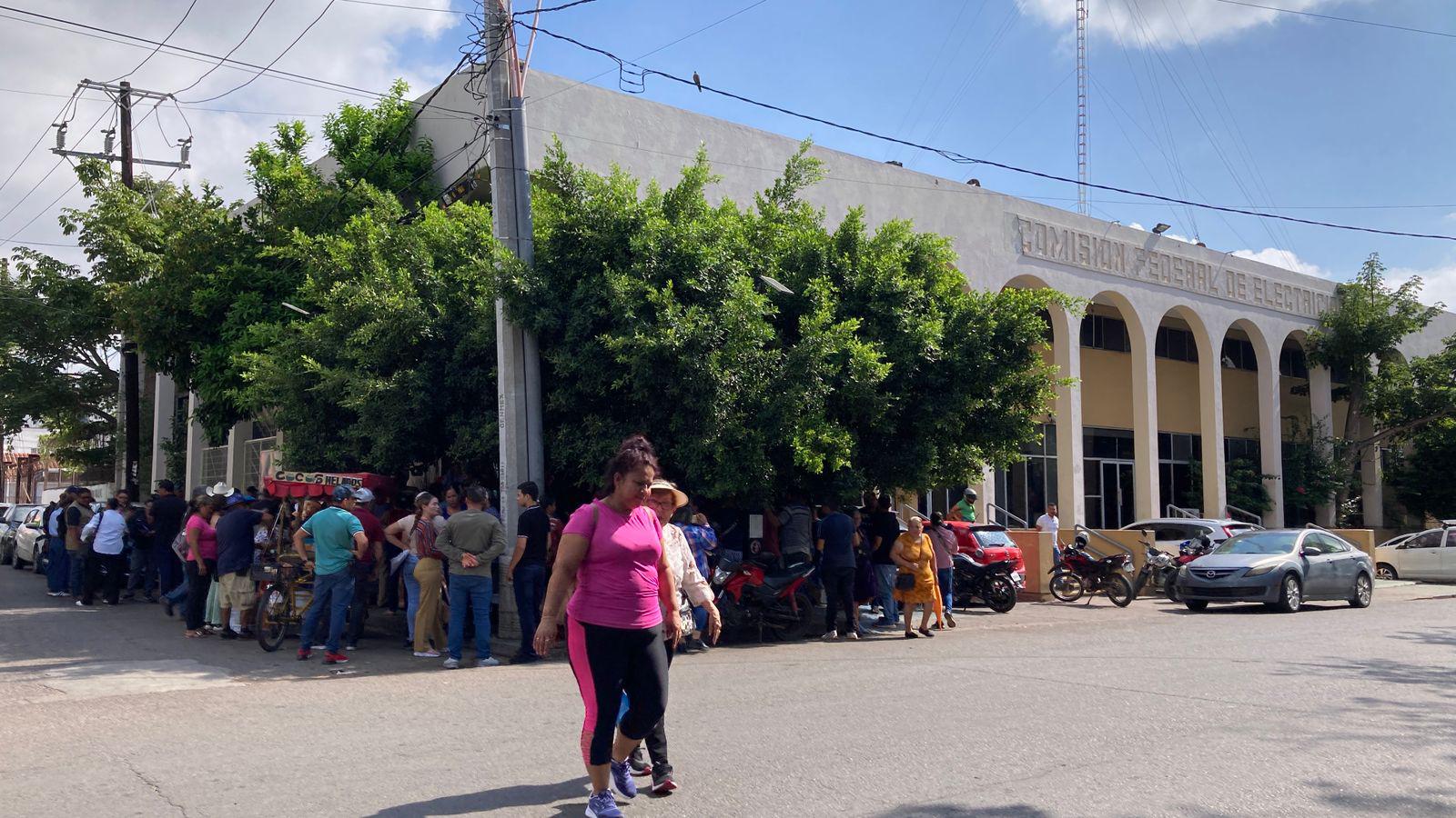 $!Exigen desplazados vecinos del fraccionamiento CVive en Mazatlán acceso a energía eléctrica y agua potable