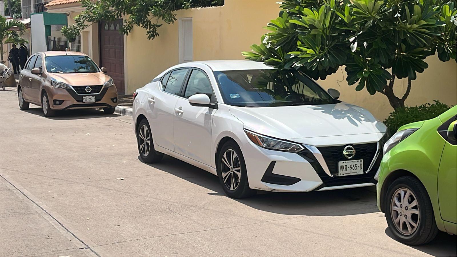 $!Roban vehículo oficial de la Secretaría de Economía en Culiacán