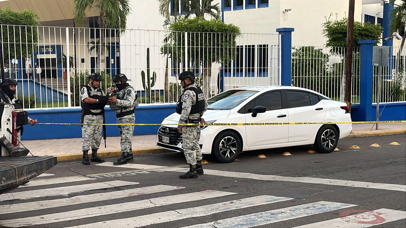 $!Emprenden persecución a balazos y detienen a un civil que recién había robado un vehículo en Culiacán