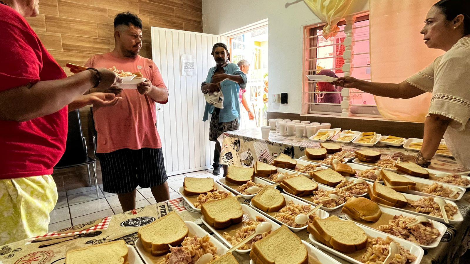 $!Comedor Humanitario Mazatlán brinda comida a alrededor de 200 personas a la semana