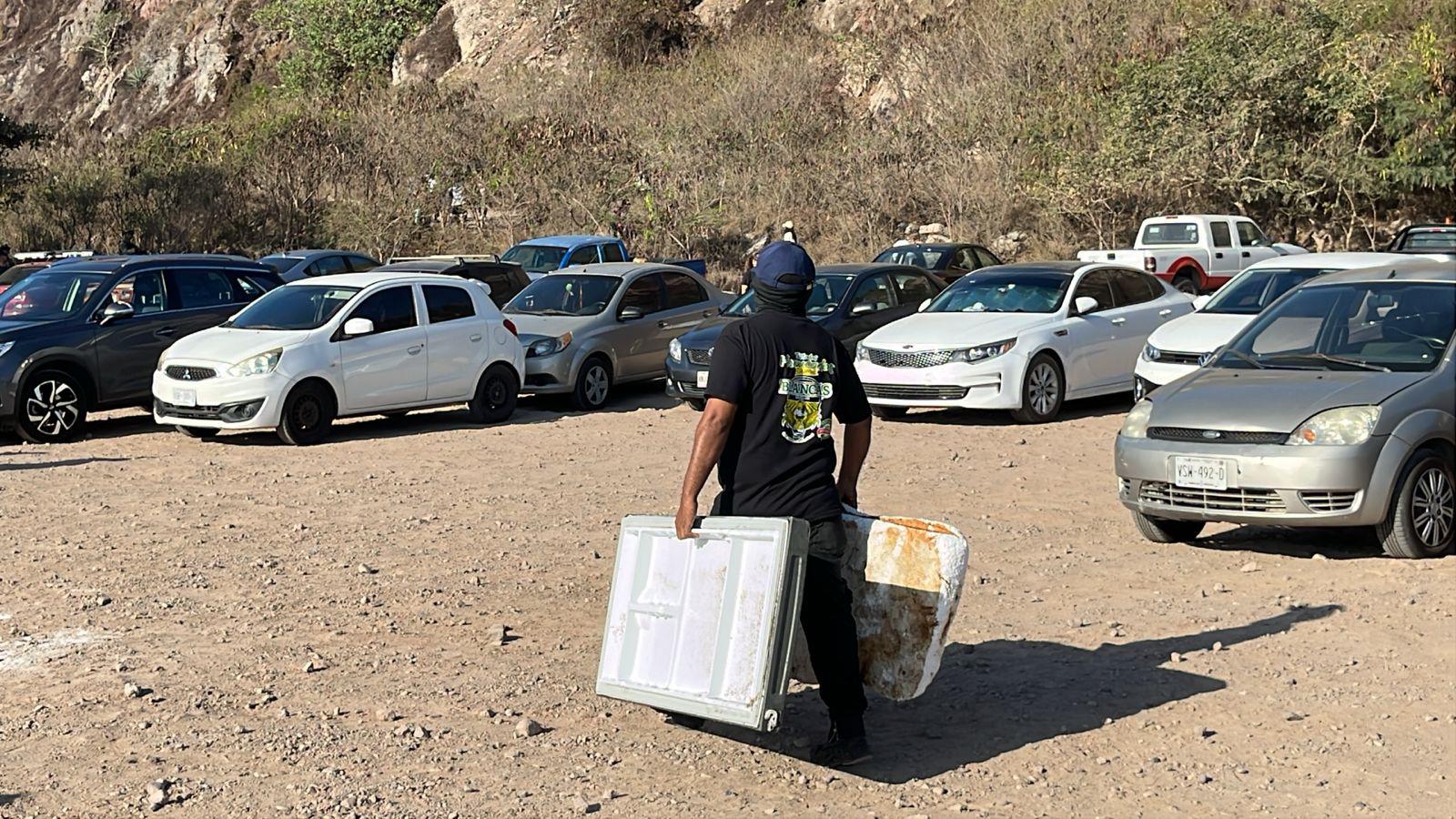 $!Recolectan más de 470 kilos de basura en jornada de limpieza en el Faro Mazatlán