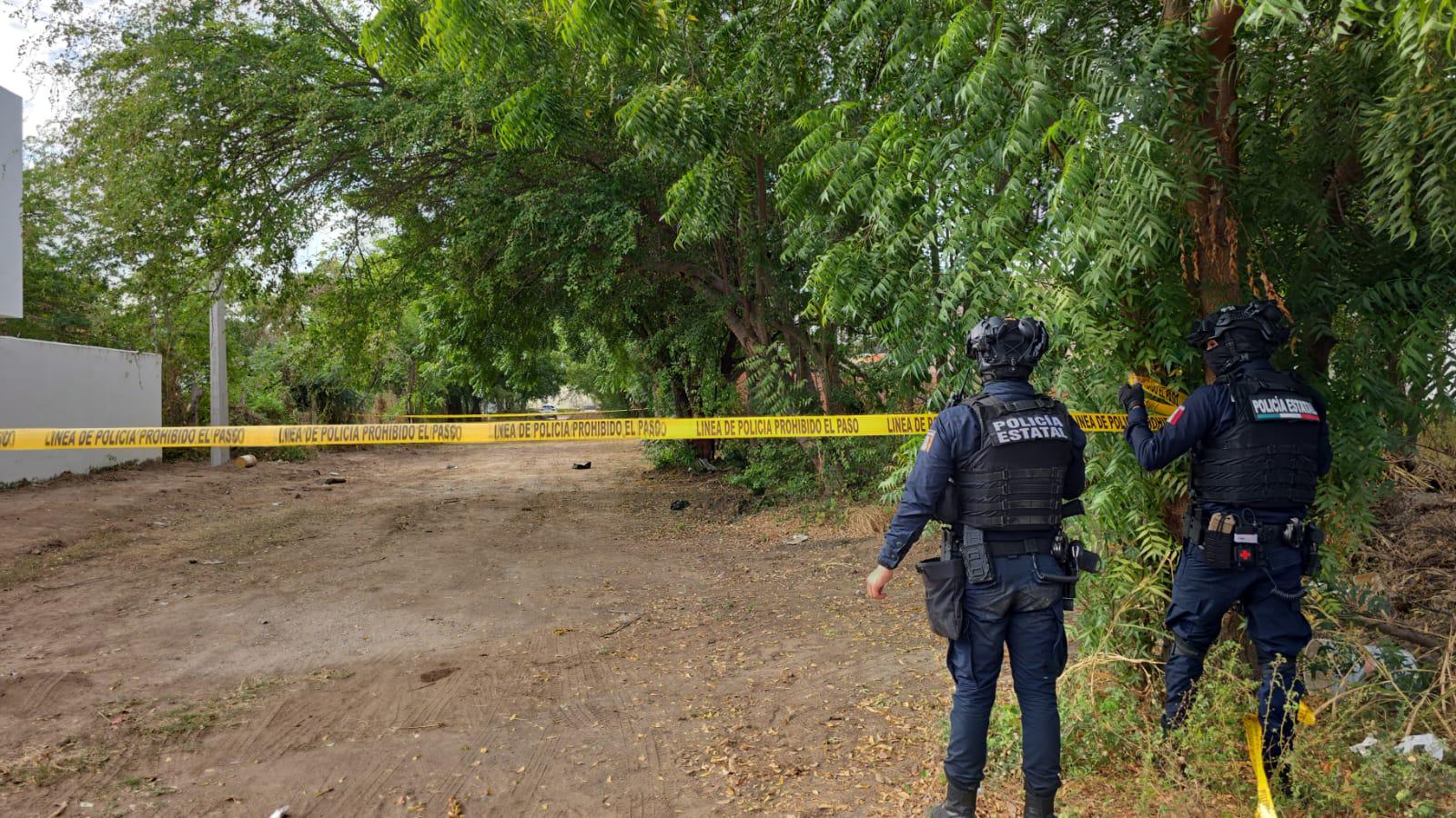 $!Localizan un cuerpo amarrado de las extremidades en el fraccionamiento Villas del Río, en Culiacán