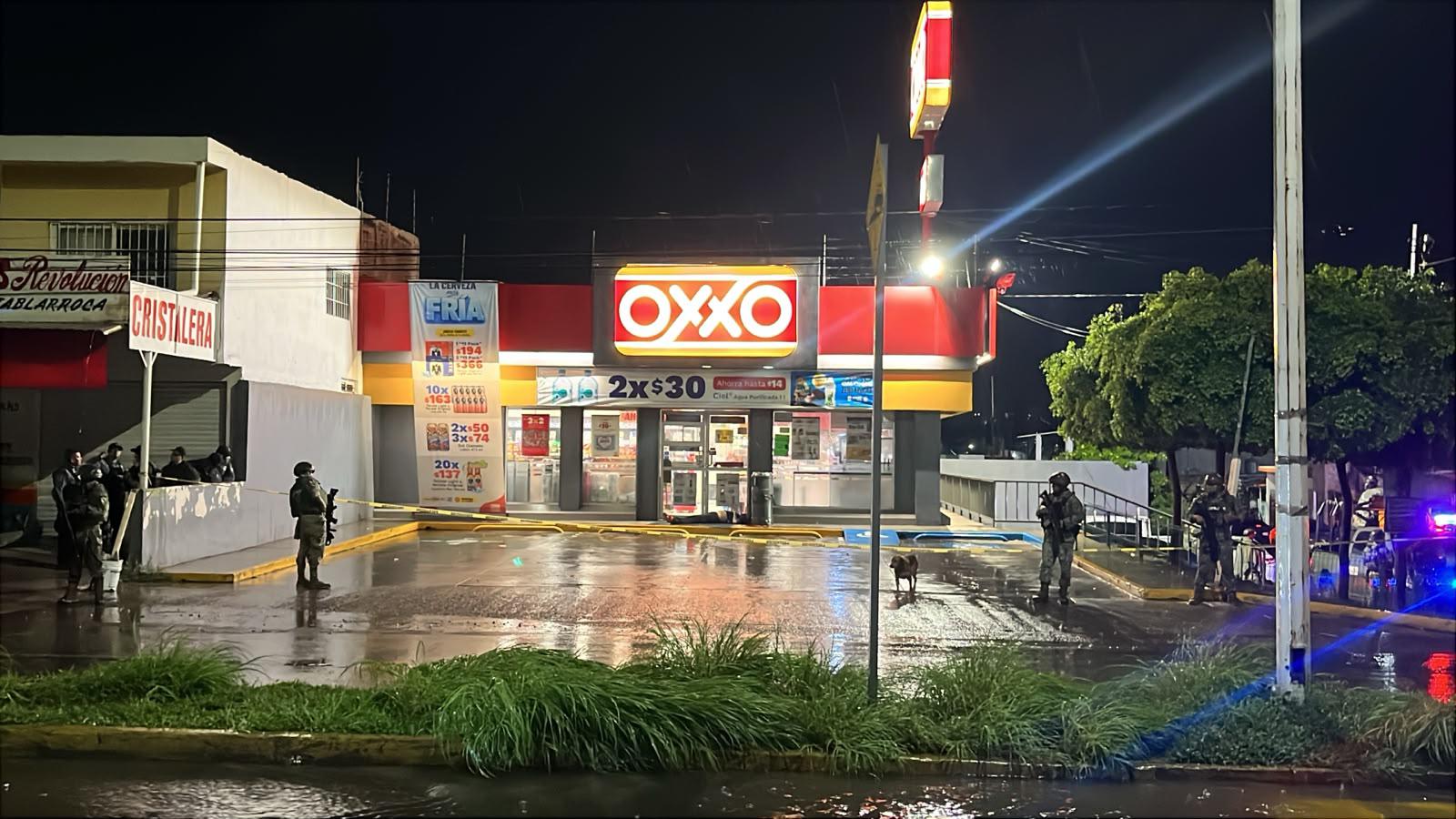 $!Asesinan a balazos a hombre afuera de tienda de la Colonia Emiliano Zapata, en Culiacán