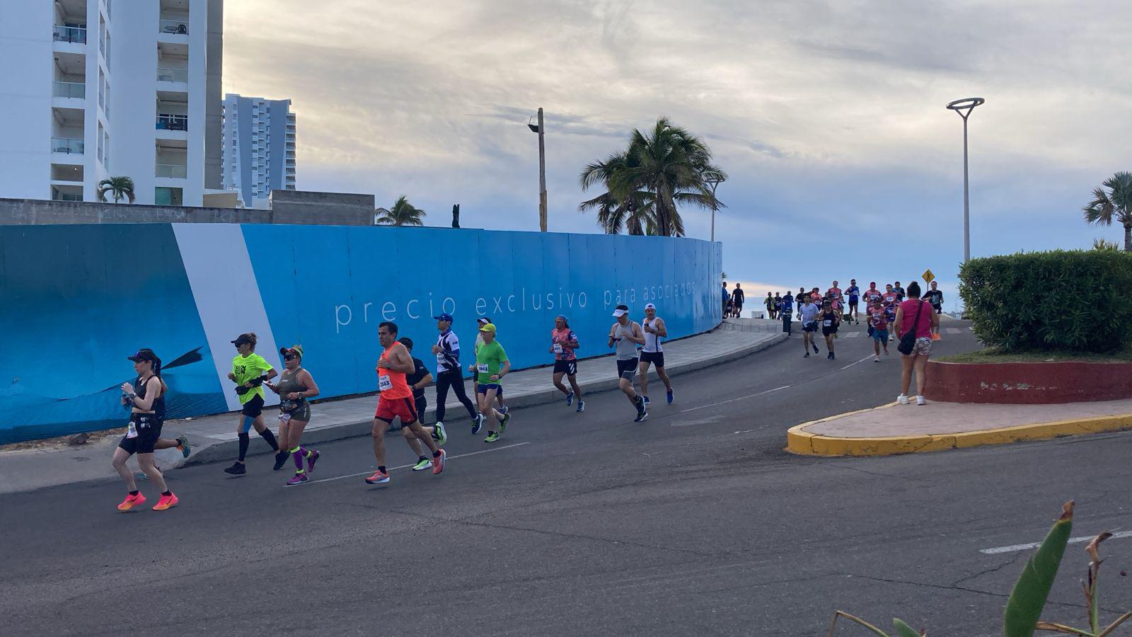 $!Michoacán y Zacatecas se apoderan de los 21K del Maratón Pacífico