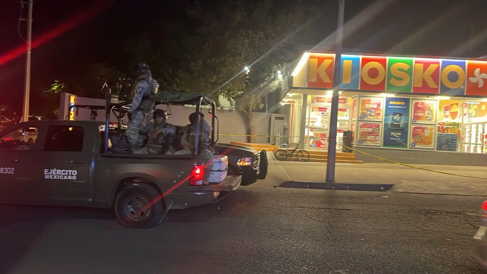 $!Asesinan a hombre frente a tienda de conveniencia en la colonia Aquiles Serdán, en Culiacán