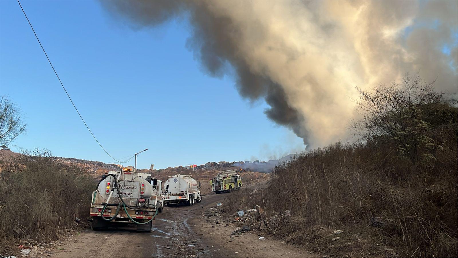 $!Incendio en basurón municipal de Culiacán se extiende desde medianoche