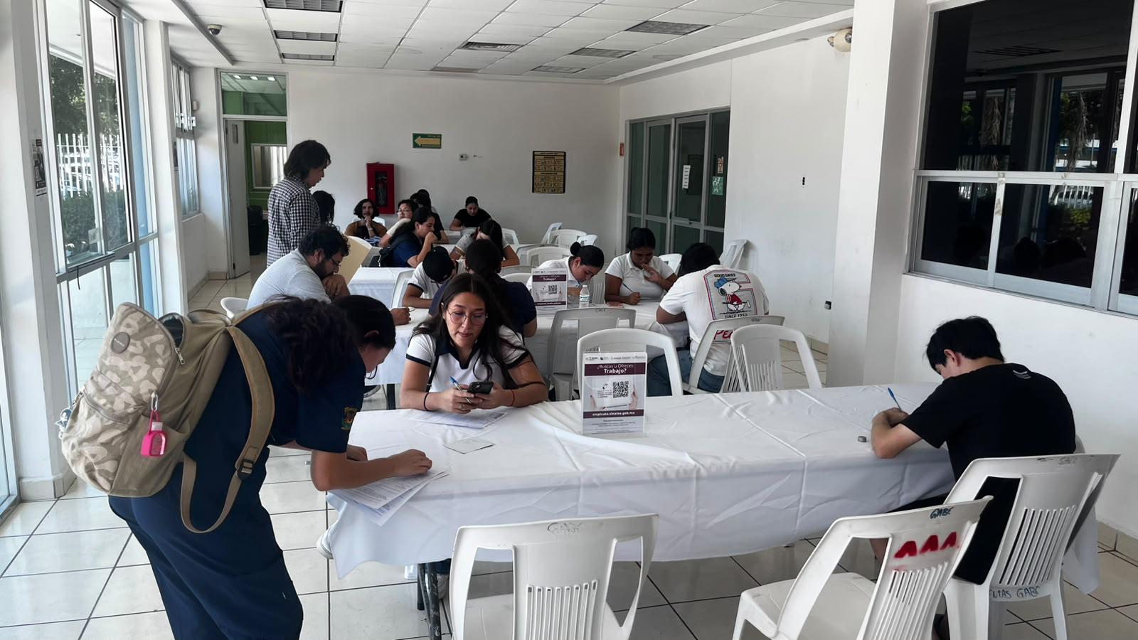 $!Ofertan más de 400 vacantes en Feria del Empleo en Mazatlán