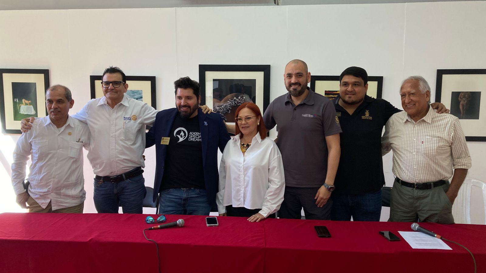 $!Adolfo González, Martín Sánchez, Michael Delgar, Dory Perdomo, Iván Pico, Mario Alberto Chávez, Y Miguel Ángel Ramírez Jardines, durante la conferencia.