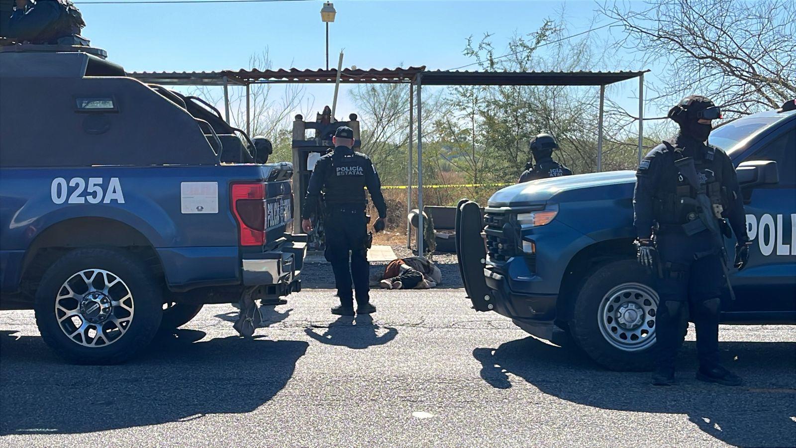 $!Hallan un cuerpo envuelto en cobijas por la entrada a Costa Rica, al sur de Culiacán