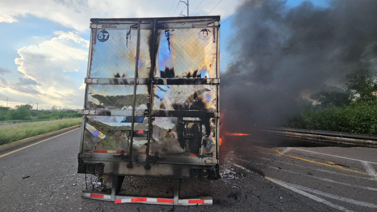 $!Vive Culiacán la tarde del jueves tensión tras enfrentamiento y bloqueos