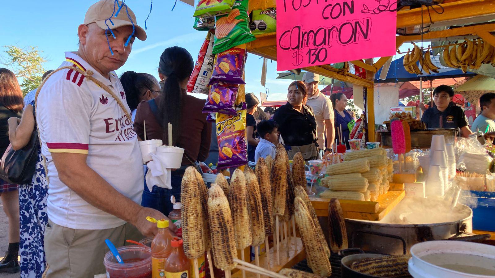 $!Comida, armonía y devoción dan vida a la tradicional verbena del 12 de diciembre, en Mazatlán