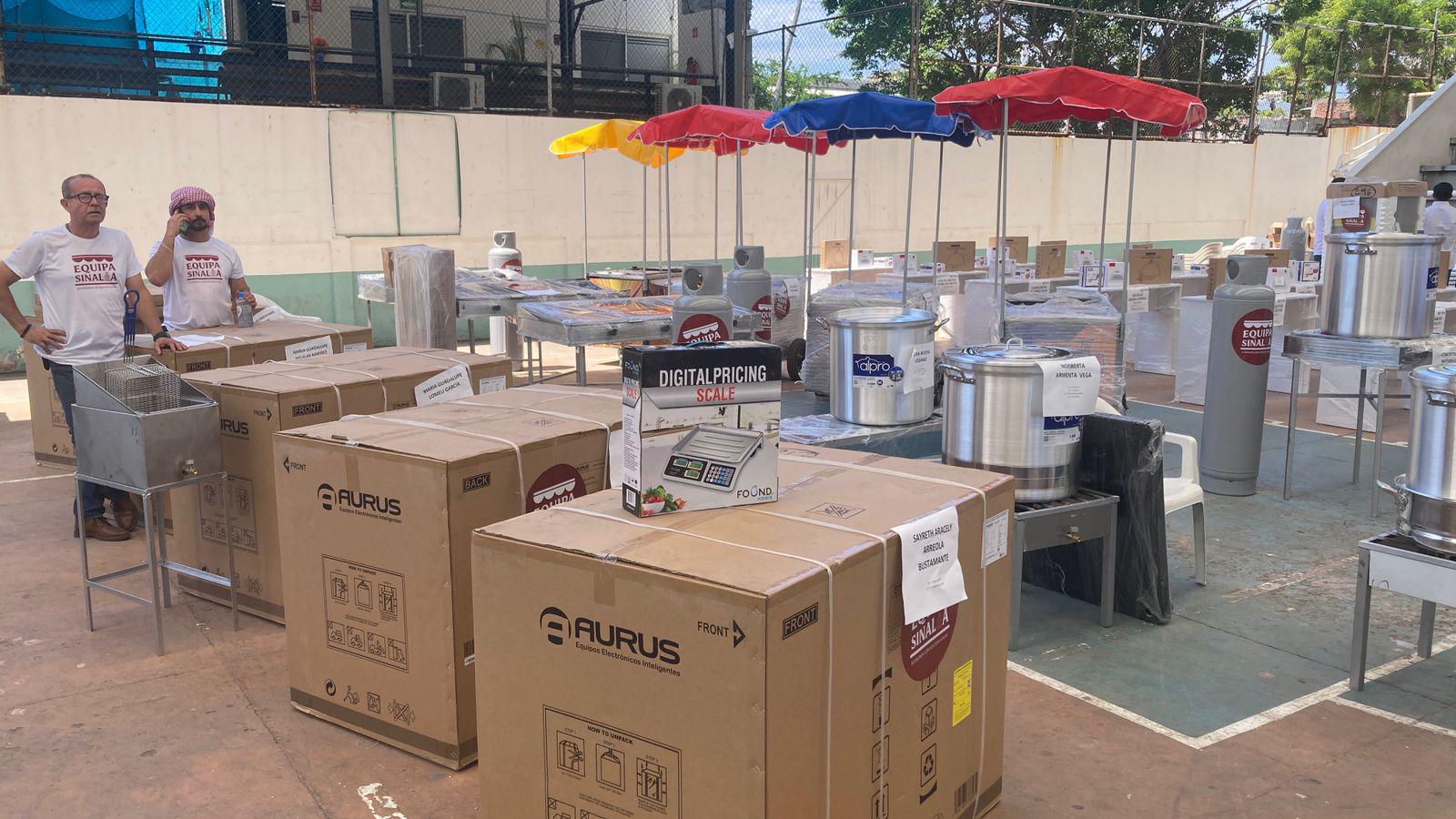 $!Entregan más de 140 equipos productivos a emprendedores de Mazatlán