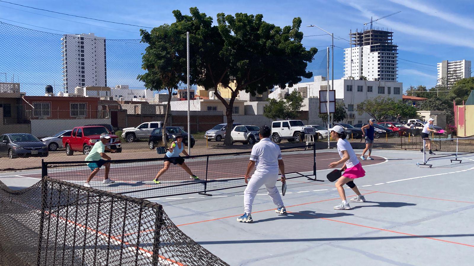 $!El Diablo Pickleball Tournament concluye con emocionantes partidos de parejas mixtas