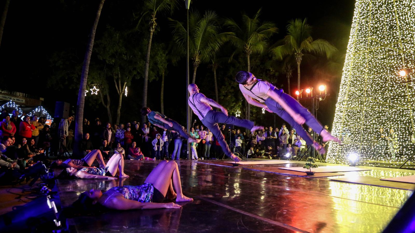 $!Bajo la dirección de Carlos Zamora, “El onírico jardín”, invitó a los asistentes a reflexionar sobre ellos mismos.