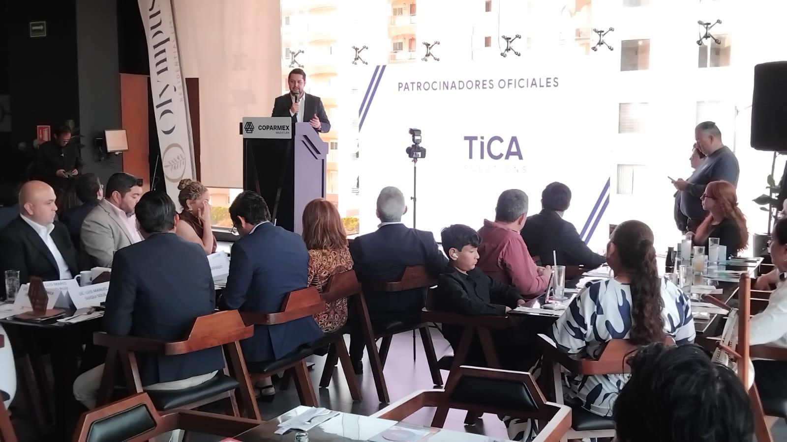 $!Asume Heriberto Benítez dirigencia de jóvenes empresarios de Coparmex Mazatlán