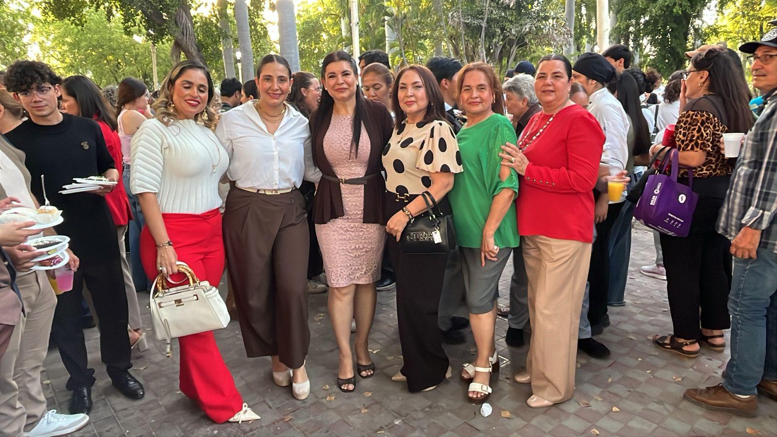 $!Paola Tizoc, Daniela Gutiérrez. Sofía Angulo, Irma Lerma, Armadina Angulo y Sandra Luz Rivera.