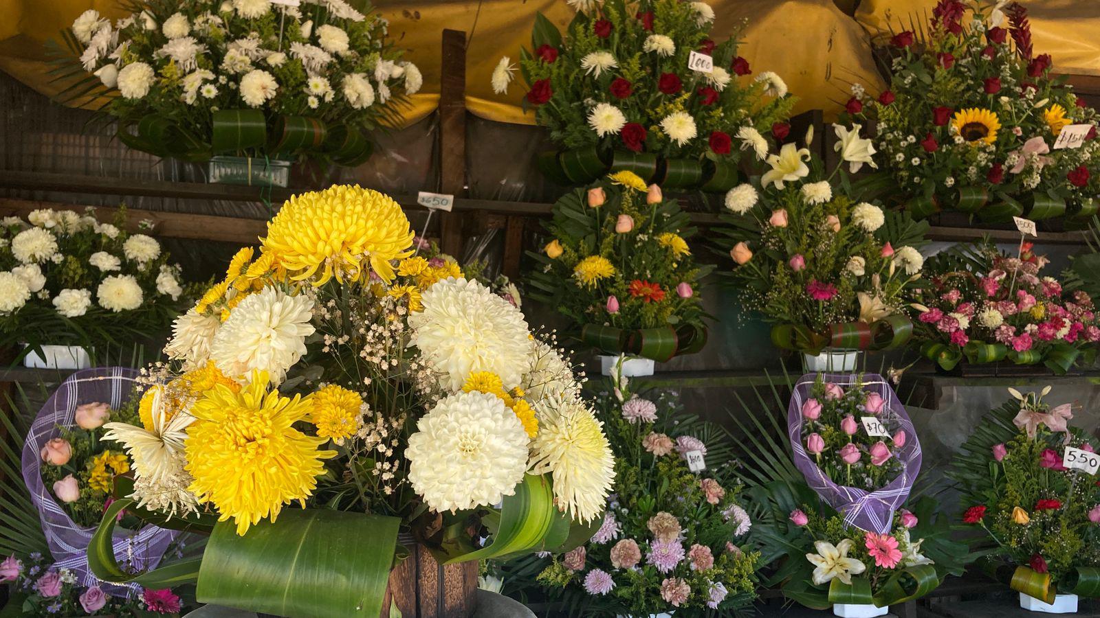 $!Floristas de Mazatlán temen bajas ventas en Día de Muertos