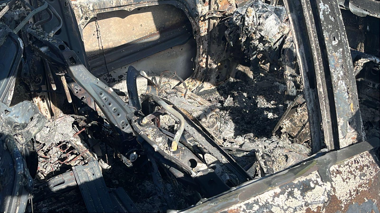 $!Hallan vehículo calcinado en la carretera de Costa Rica, en Culiacán