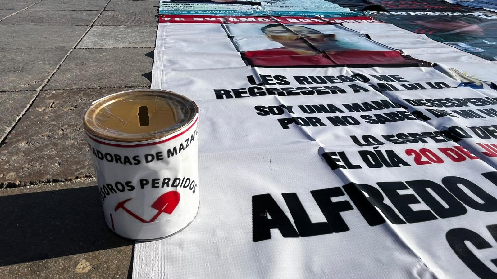 $!Colectivos realizan boteo en Mazatlán ante falta de apoyos para búsquedas de desaparecidos