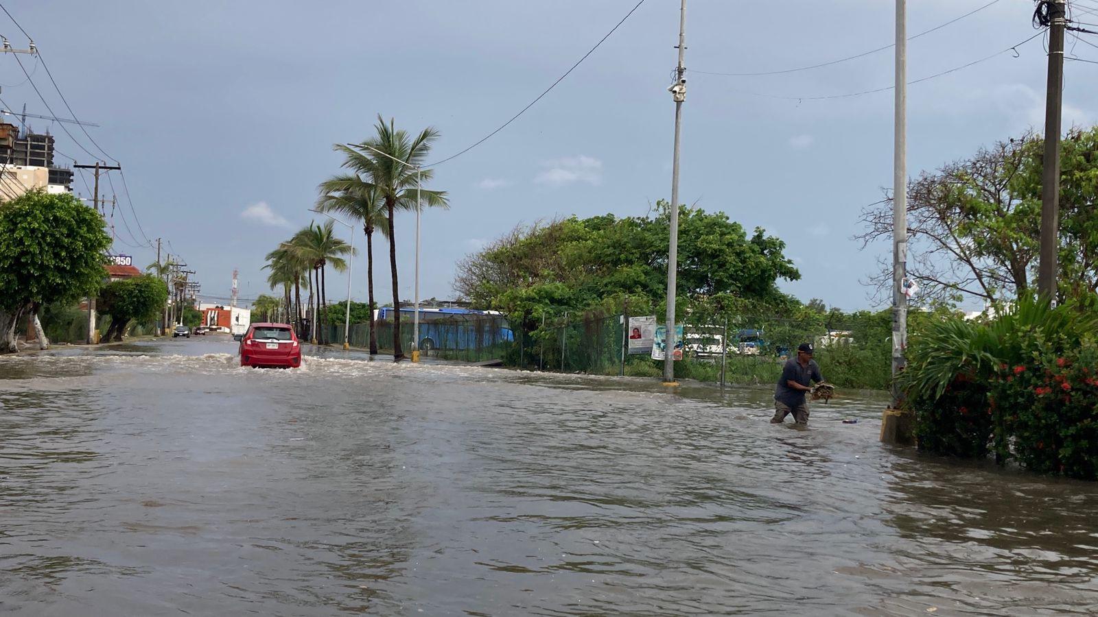 $!Lluvias de madrugada dejan inundaciones en 13 colonias de Mazatlán