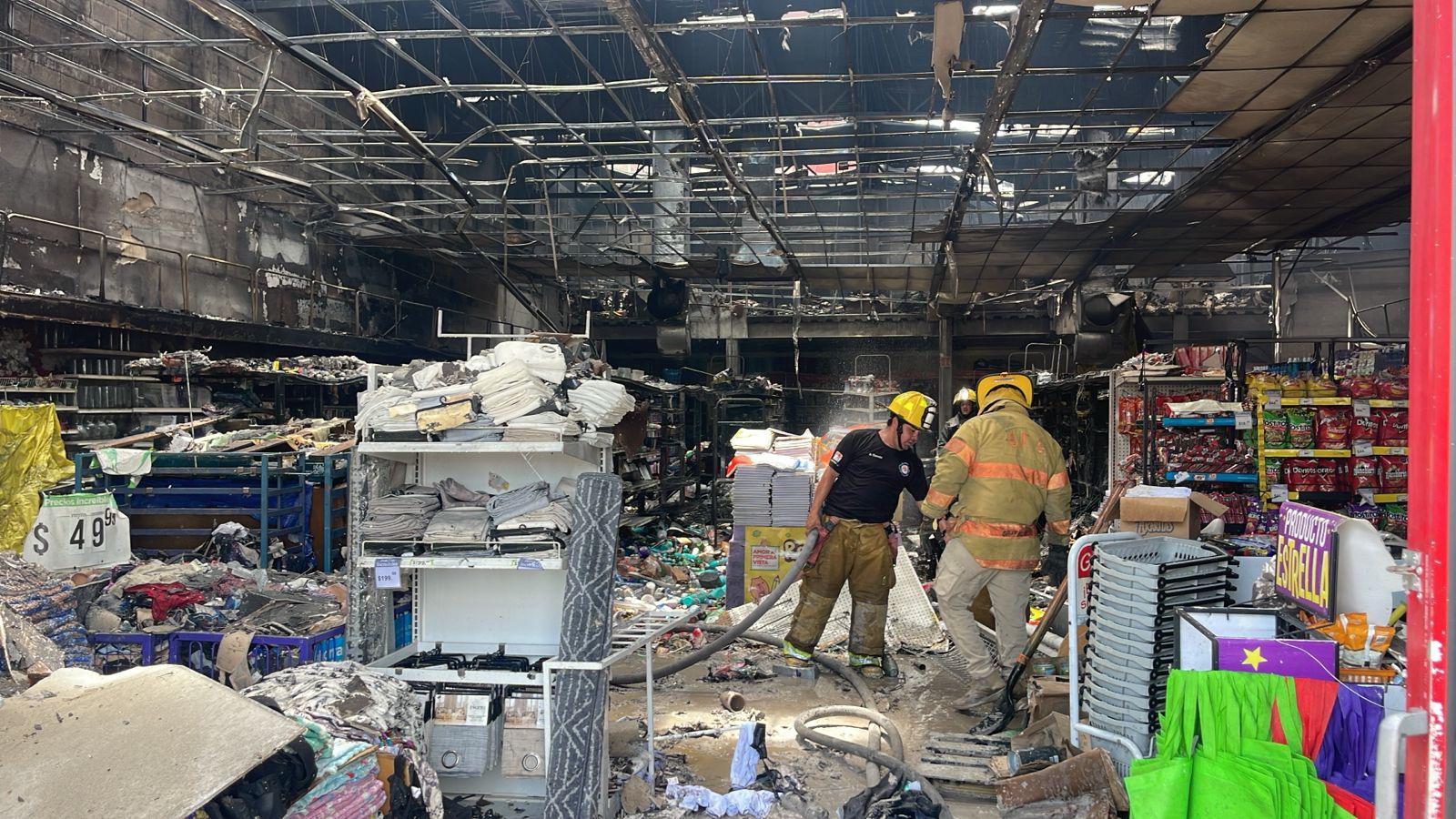 $!De nuevo se registra incendio en tienda de autoservicio en Escuinapa