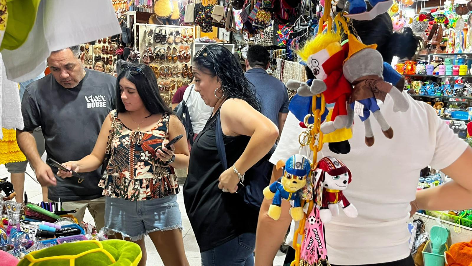 $!Centro de Mazatlán se reaviva con afluencia de turistas durante el fin de semana