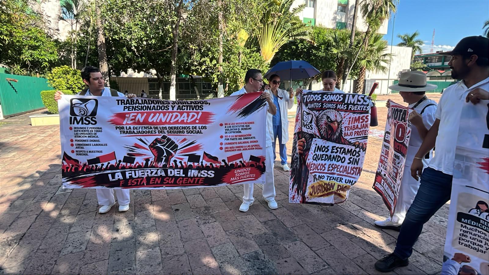$!Personal del IMSS en Sinaloa exige aumento salarial e insumos