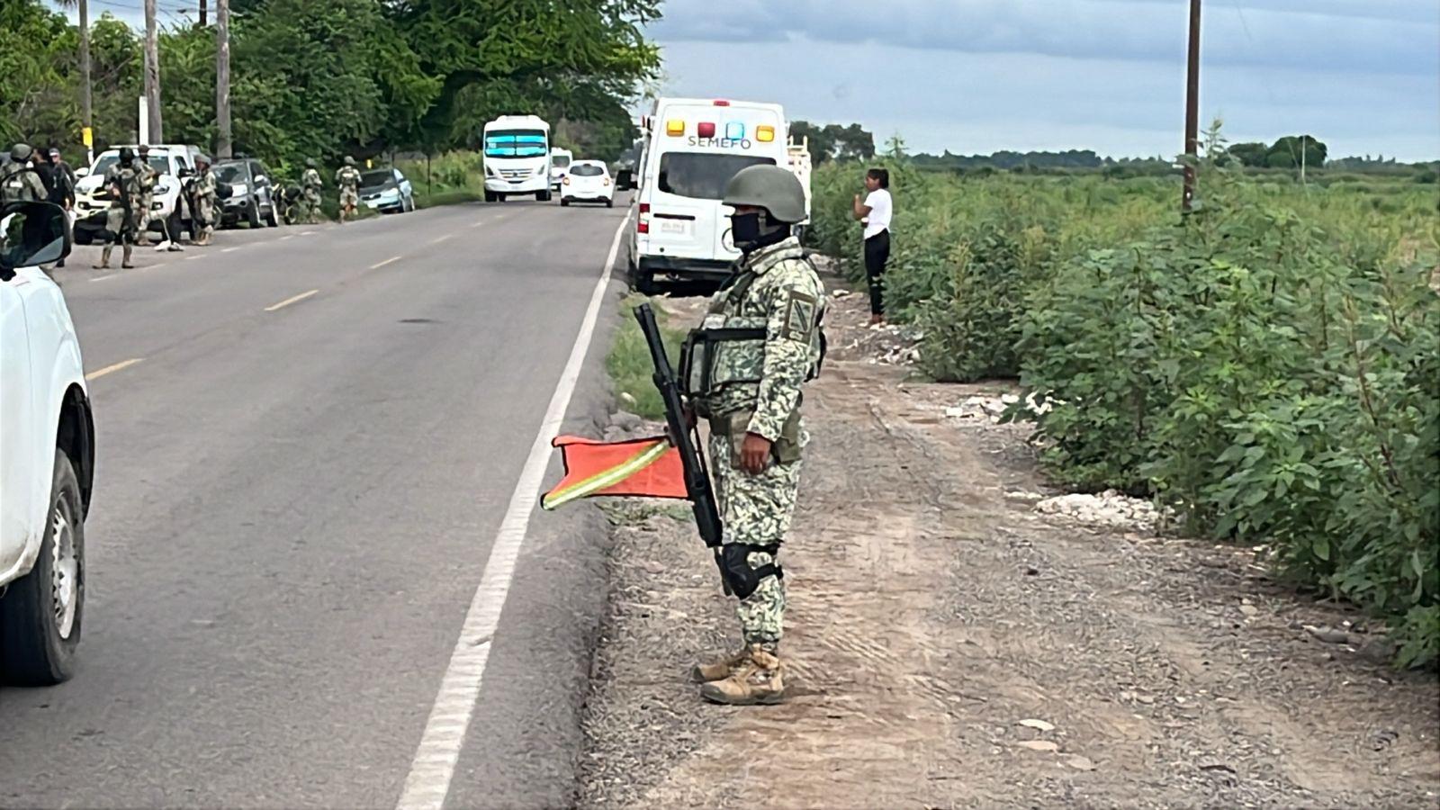 $!Hallan a dos hombres asesinados con mensajes en Navolato