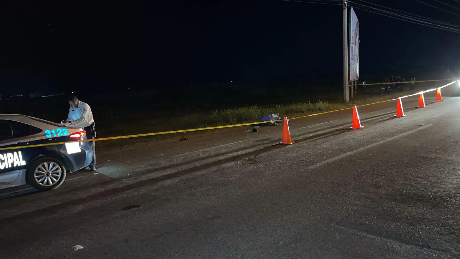 $!Ciclista pierde la vida luego de ser embestido en la carretera de Navolato