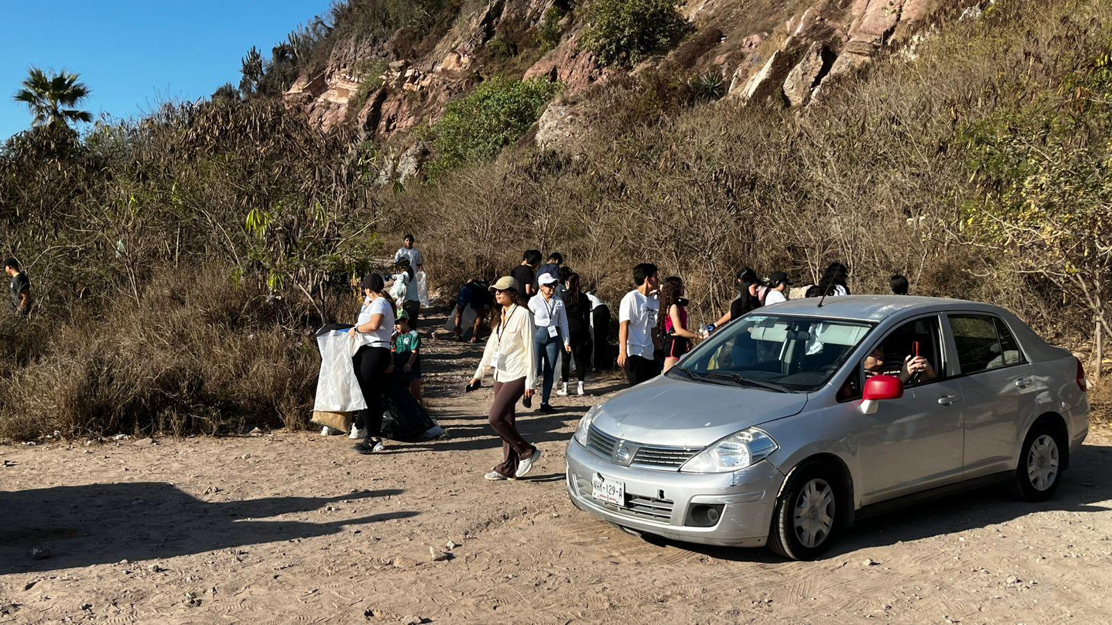 $!Recolectan más de 470 kilos de basura en jornada de limpieza en el Faro Mazatlán