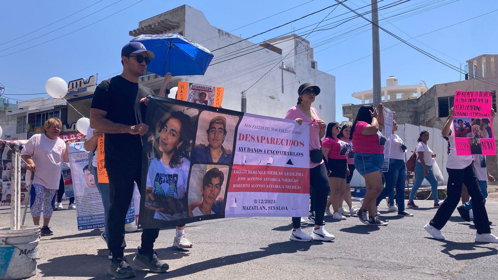 $!‘10 de mayo no es de fiesta, es de lucha y de ‘protesta’, el clamor de las madres rastreadoras de Mazatlán